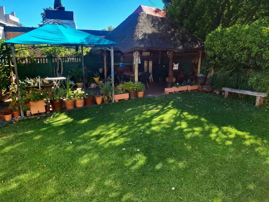 6 Bedroom Property for Sale in Generaal De Wet Free State